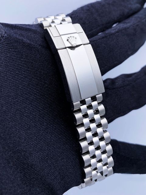 Rolex GMT Master II 126710 BLRO Image 5